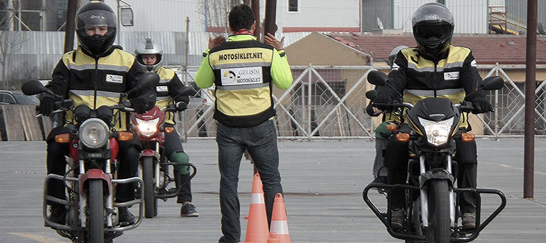 Temel Motosiklet Eğitimi eğitiminden gerçek bir kare